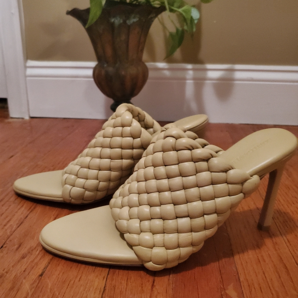 Bottega Veneta Intrecciato Leather Sandal Women's 40 Tapioca RARE